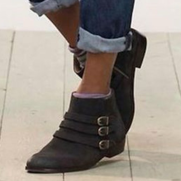 Anthropologie Latigo Ankle Boots Black Leather Brass Buckles 7 - Picture 2 of 8